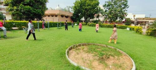 Morning exercise (80)