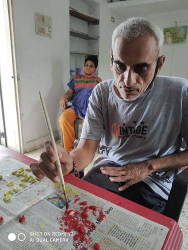 Pista flower making (1)